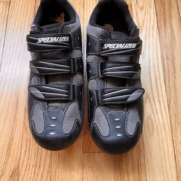 Specialized Shoes - Specialized women’s clip in bike shoes